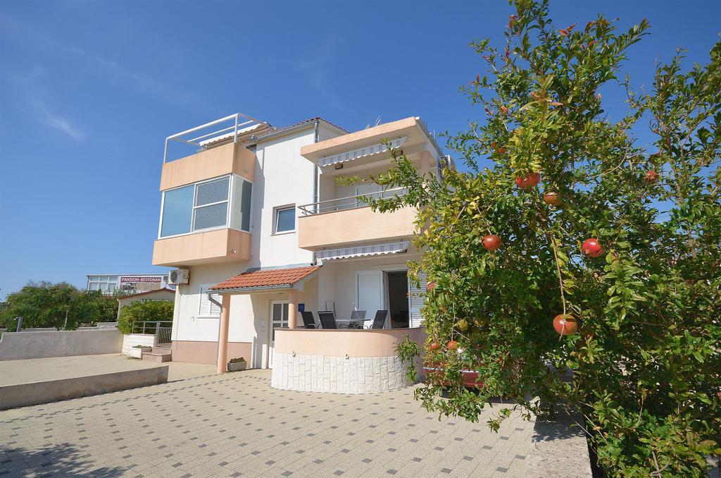 Apartment Srima Luaran gambar